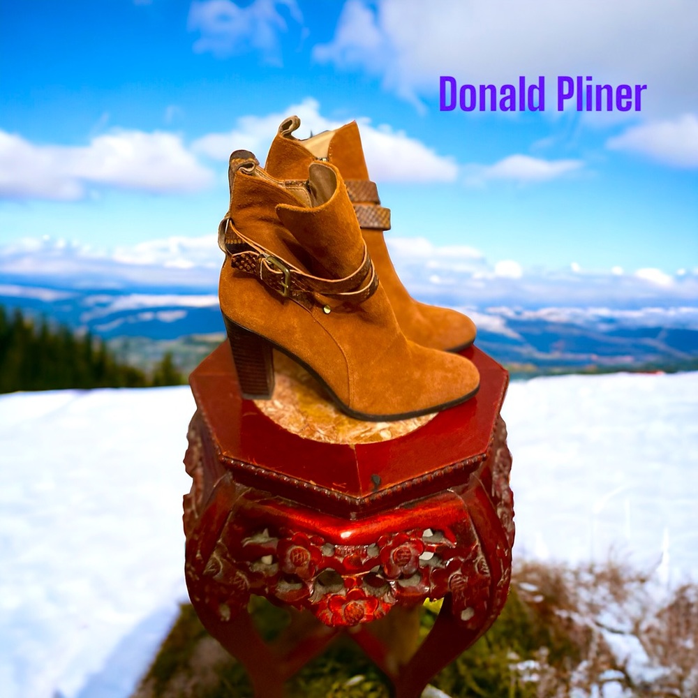 Donald J Pliner Sz 7.5 m brown heeled boots suede side zipper leather interior